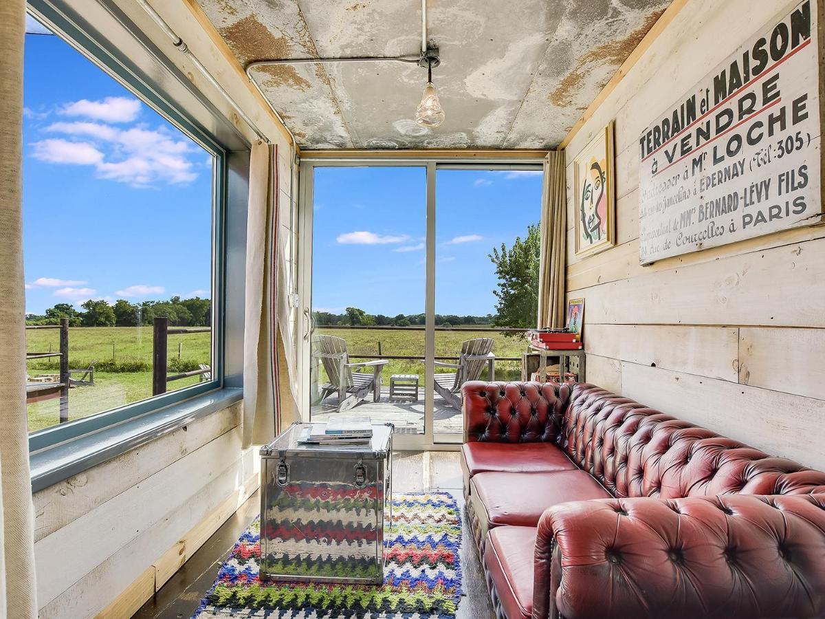 Flophouze Shipping Container Hotel Round Top エクステリア 写真