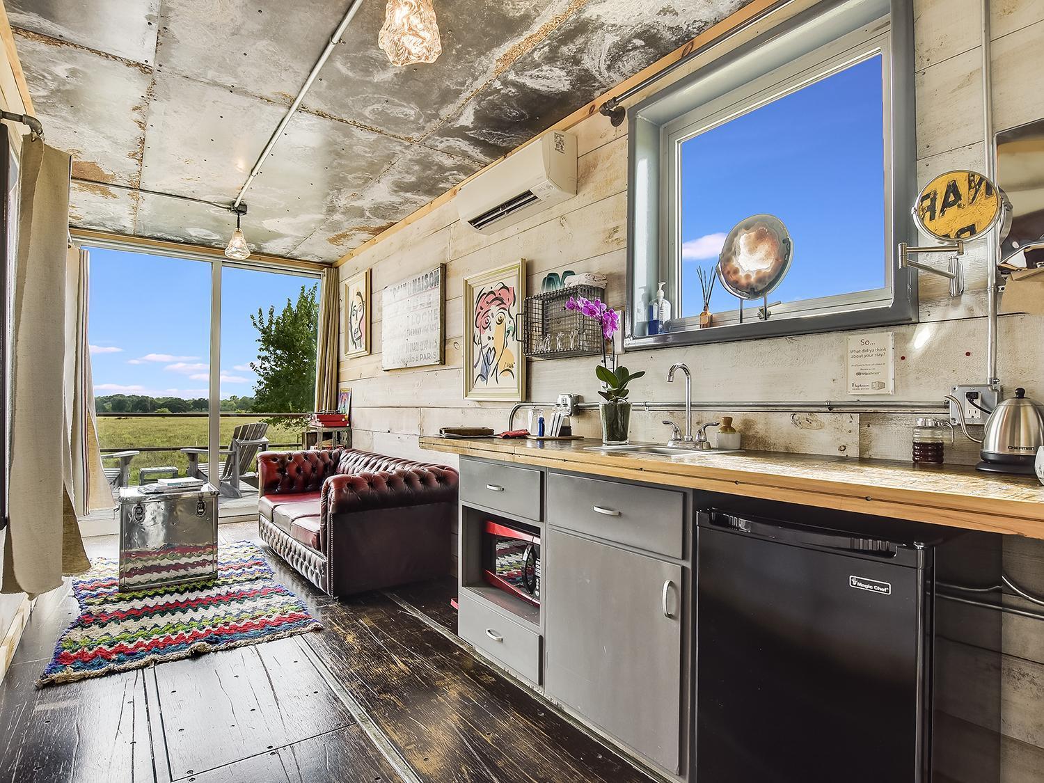 Flophouze Shipping Container Hotel Round Top エクステリア 写真
