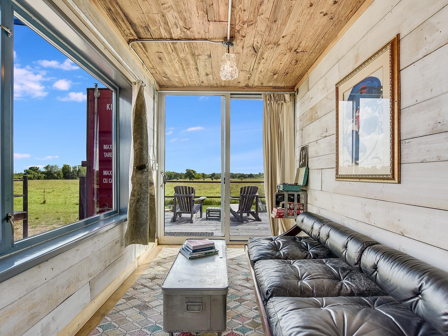 Flophouze Shipping Container Hotel Round Top 部屋 写真