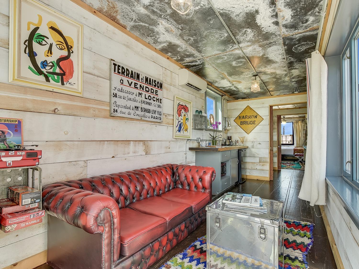 Flophouze Shipping Container Hotel Round Top 部屋 写真
